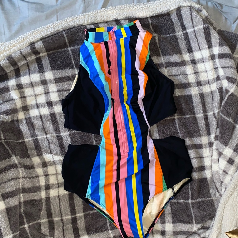 Colorblock One Piece Swimsuit with Cutouts